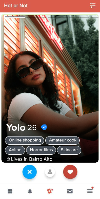 Tinder clone swipe screen